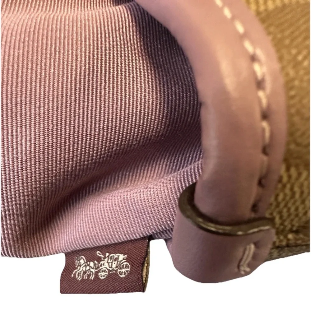 COACH City Tote Signature Khaki Monogram Rare Lilac Leather Strap and Detail - Picture 6 of 10